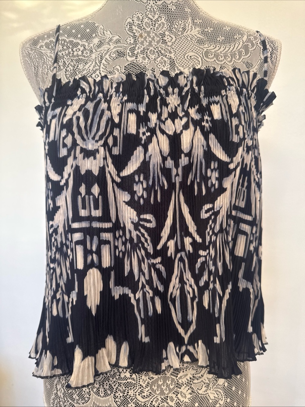 Women’s Black & White Patterned Pleated Camisole Top